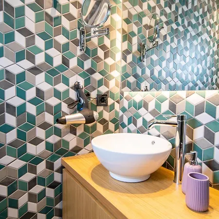 Luxury House - Center - Sleeps 8 Hersonissos (Crete)