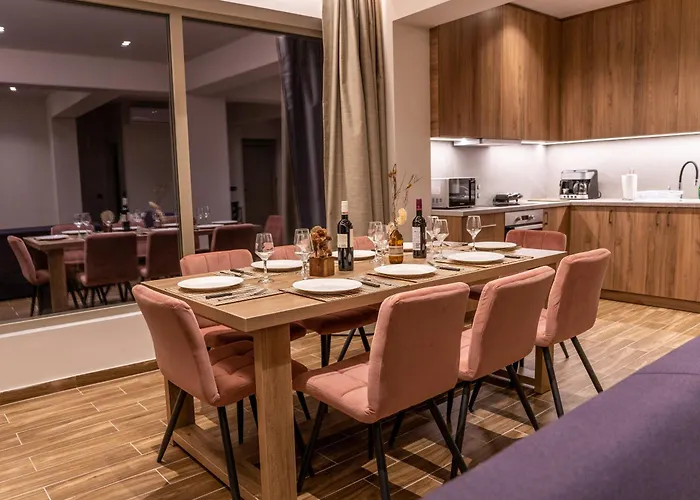 Luxury House - Center - Sleeps 8 Σπίτι διακοπών Χερσόνησος