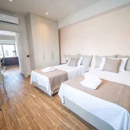 Luxury House - Center - Sleeps 8 펜션 헐소니소스