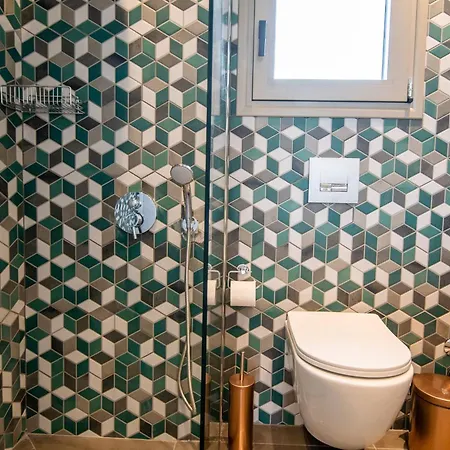 Luxury House - Center - Sleeps 8 *