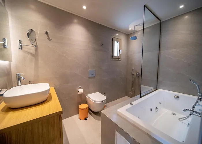 Luxury House - Center - Sleeps 8 * خيرسونِسوس