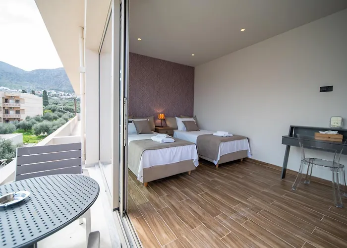 Luxury House - Center - Sleeps 8 Nyaraló