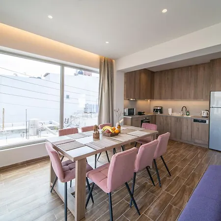 Luxury House - Center - Sleeps 8 別荘 *