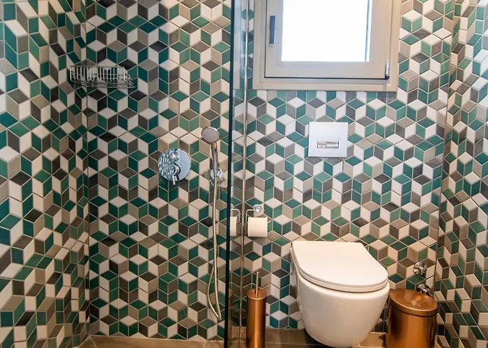 Luxury House - Center - Sleeps 8 *